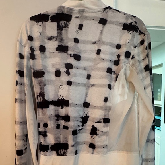 Lululemon Noir Jacket II - Picture 8 of 9